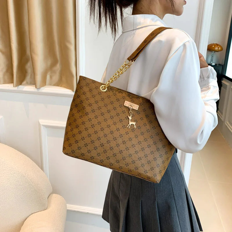 Textured Soft Leather Tote Bag – Large Capacity Shoulder Bag with Accessories