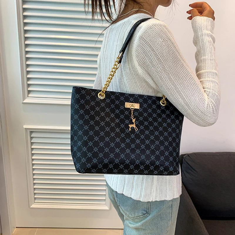 Textured Soft Leather Tote Bag – Large Capacity Shoulder Bag with Accessories
