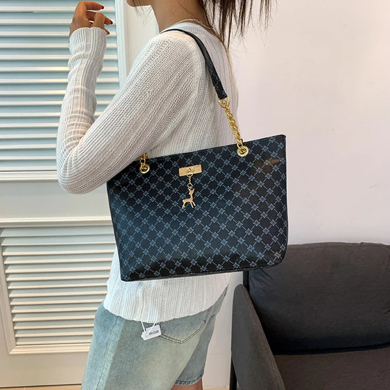 Textured Soft Leather Tote Bag – Large Capacity Shoulder Bag with Accessories