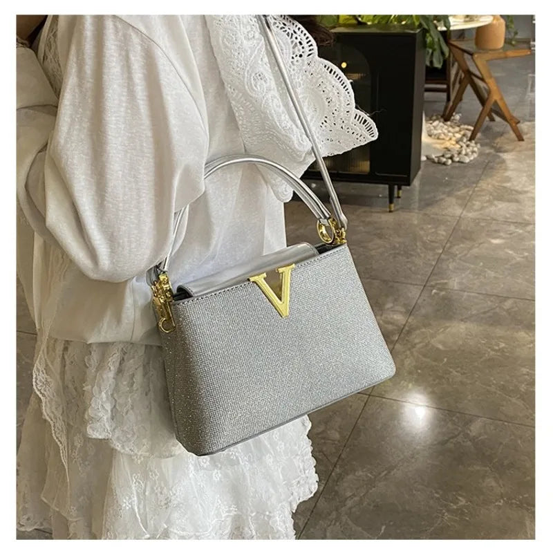 Elegant One-Shoulder Handbag – Sophisticated Travel & Everyday Bag