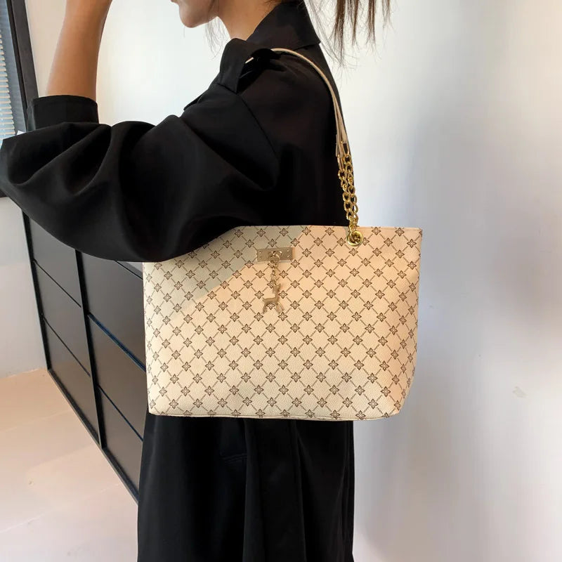 Textured Soft Leather Tote Bag – Large Capacity Shoulder Bag with Accessories