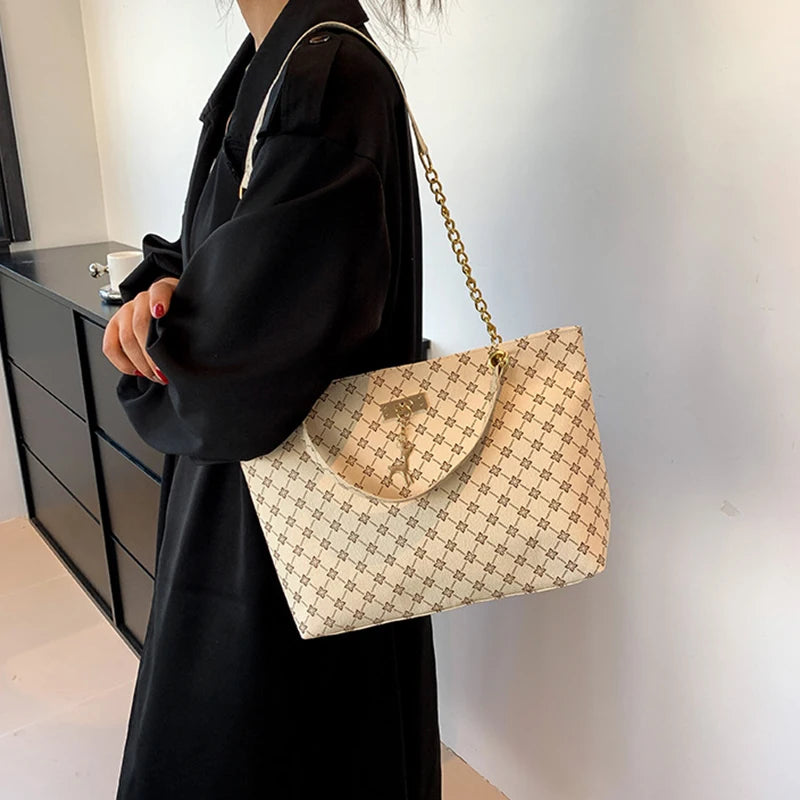 Textured Soft Leather Tote Bag – Large Capacity Shoulder Bag with Accessories
