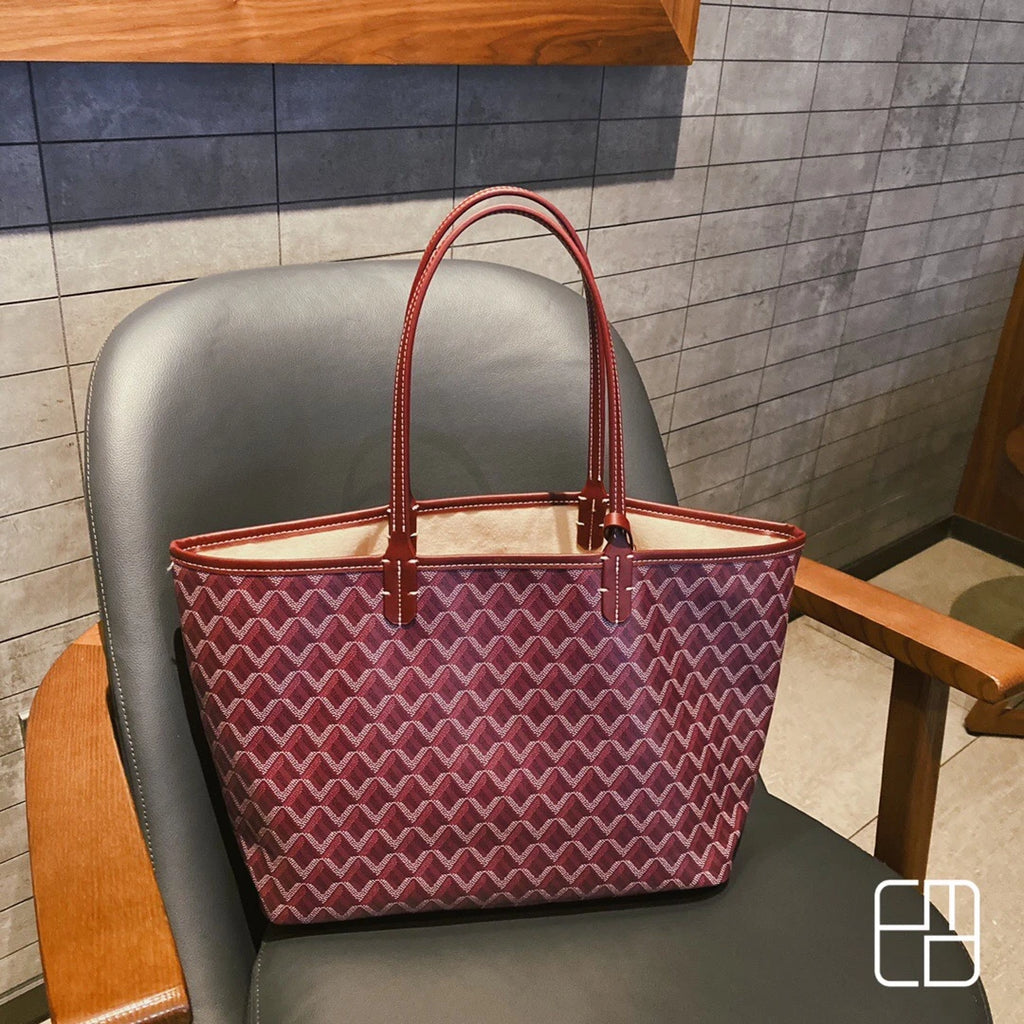 Large Leather Tote Bag for Women – Structured Designer Shoulder Bag with Spacious Interior