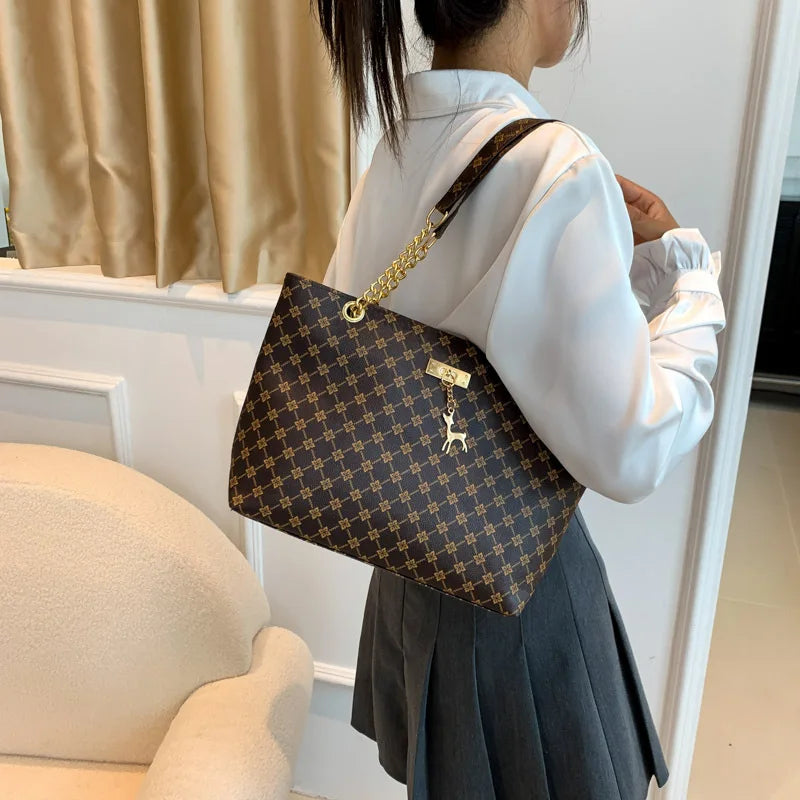 Textured Soft Leather Tote Bag – Large Capacity Shoulder Bag with Accessories