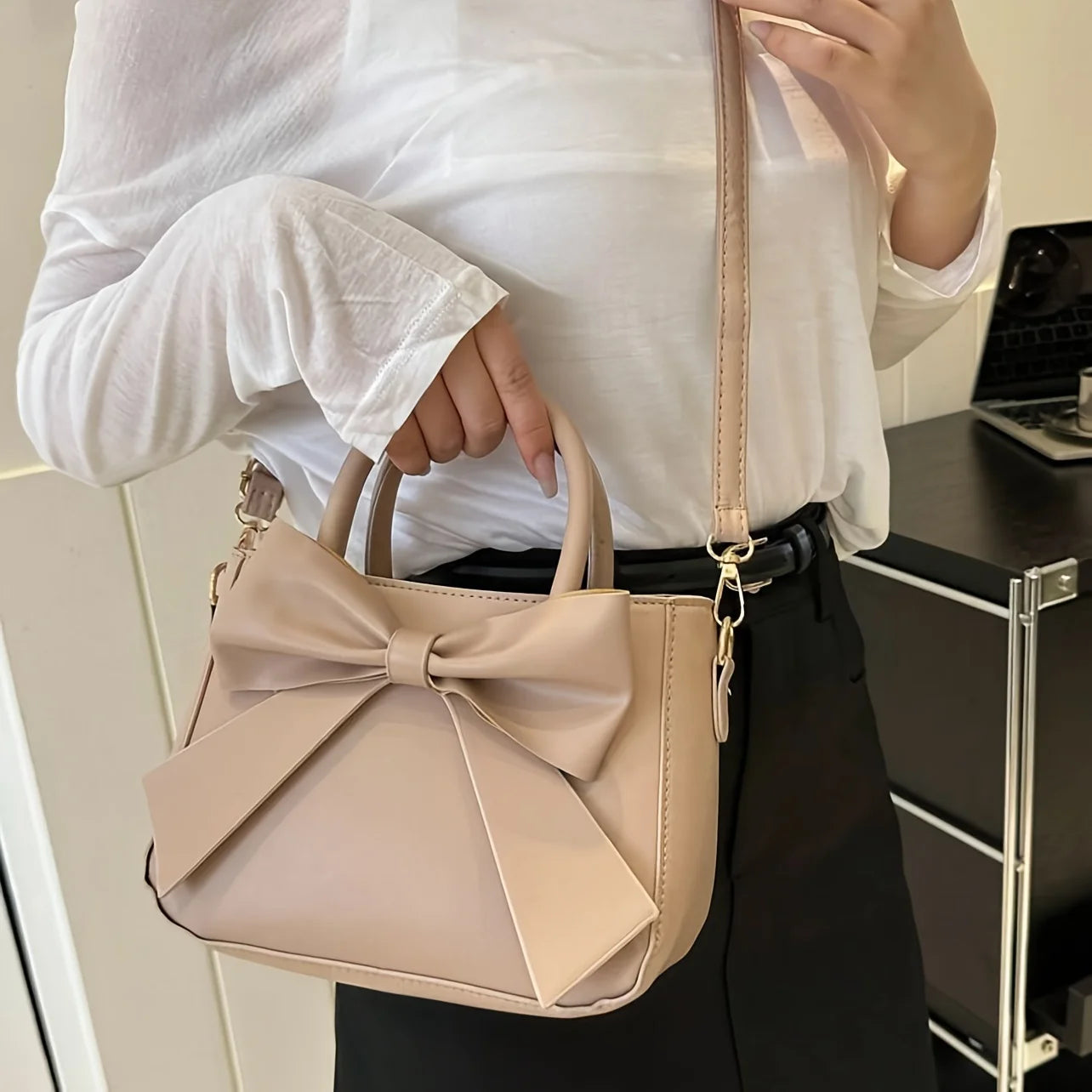 Elegant Bow Detail Handbag – Top Handle & Detachable Shoulder Strap
