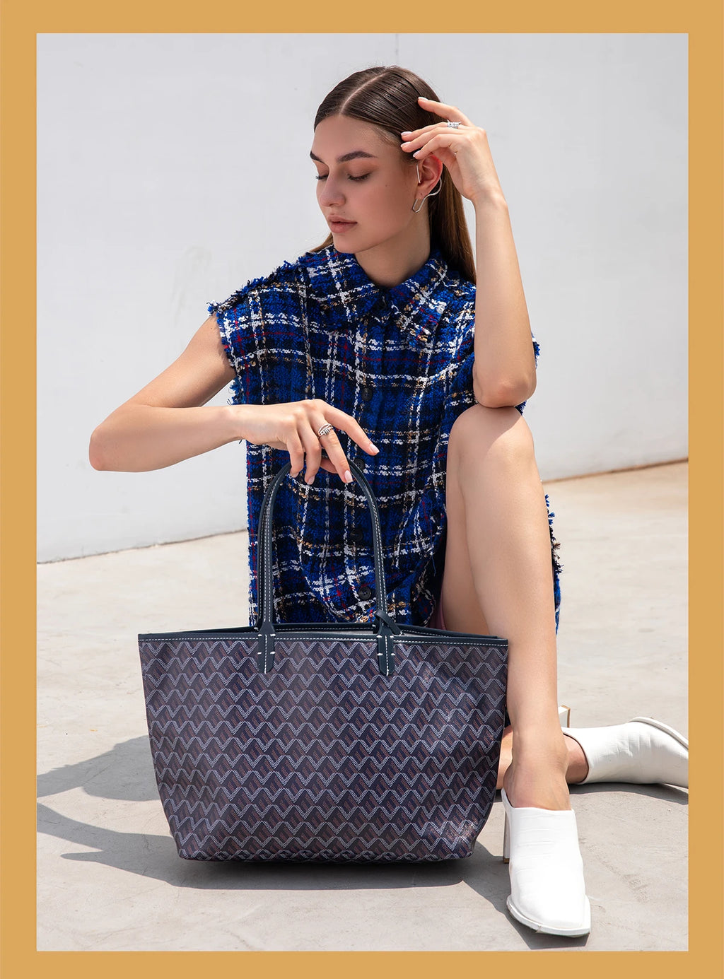 Large Leather Tote Bag for Women – Structured Designer Shoulder Bag with Spacious Interior