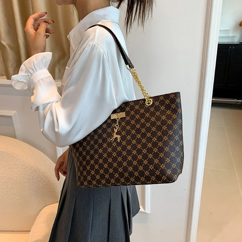Textured Soft Leather Tote Bag – Large Capacity Shoulder Bag with Accessories