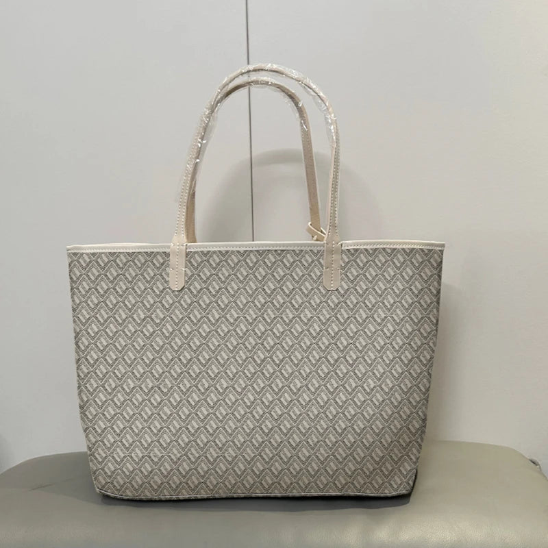 Large Leather Tote Bag for Women – Structured Designer Shoulder Bag with Spacious Interior
