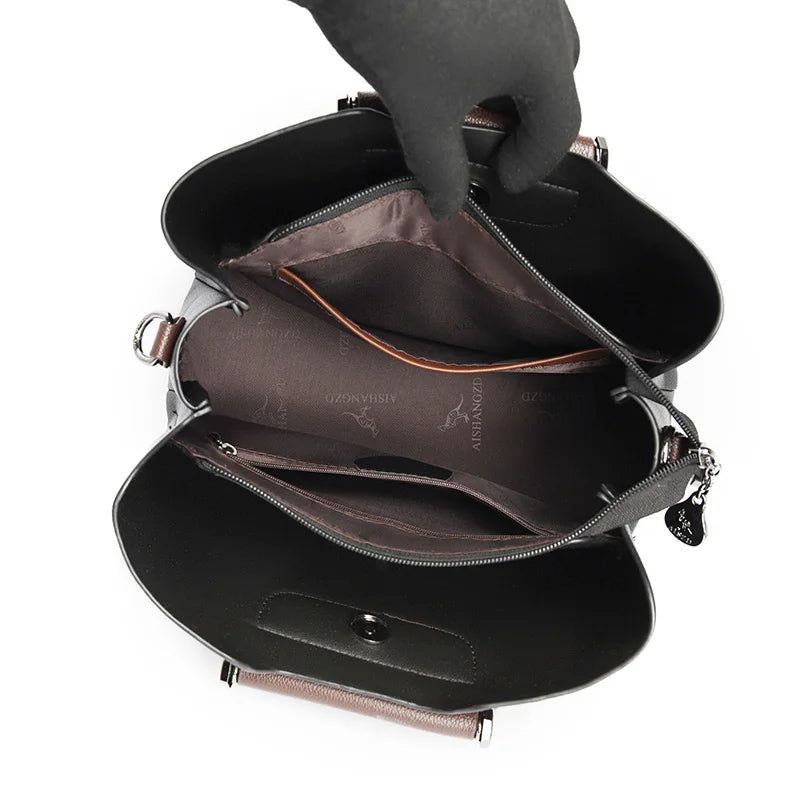 Elegant Women's Handbag with Unique Handle – Spacious Tote with Adjustable Shoulder Strap