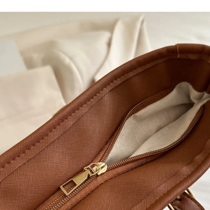 Minimalist Large Capacity Tote Bag for Women – Lightweight Shoulder Travel Handbag