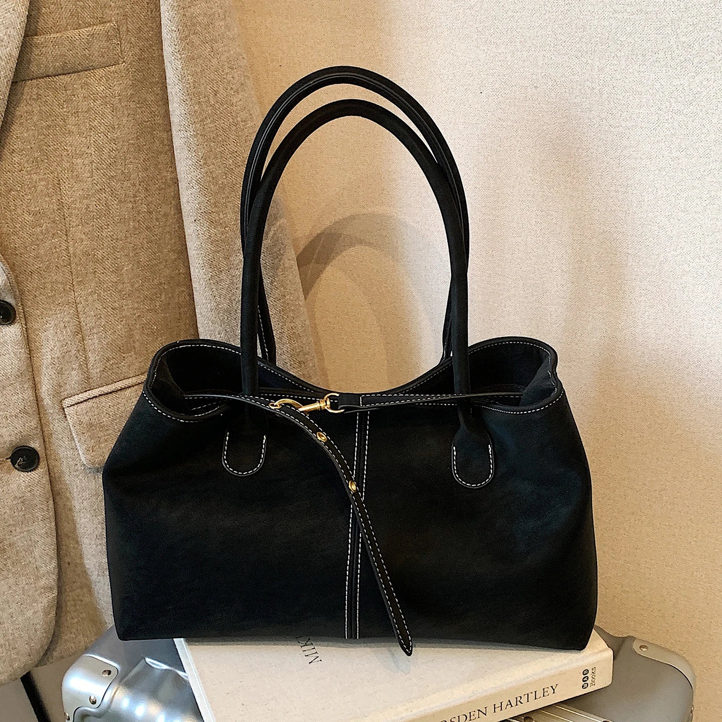 Large-Capacity Women’s Tote Bag – Lightweight Luxury Shoulder Bag for Work & Everyday Use