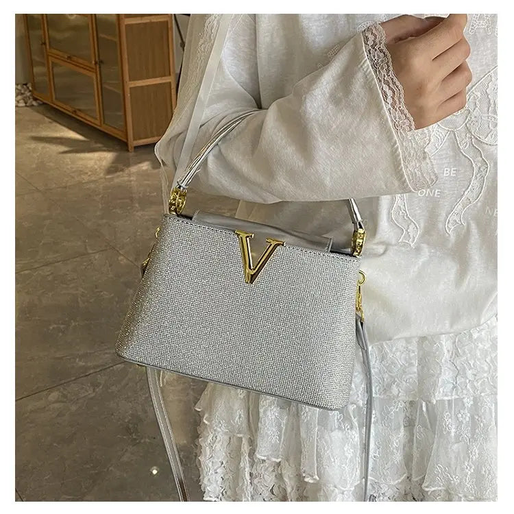 Elegant One-Shoulder Handbag – Sophisticated Travel & Everyday Bag
