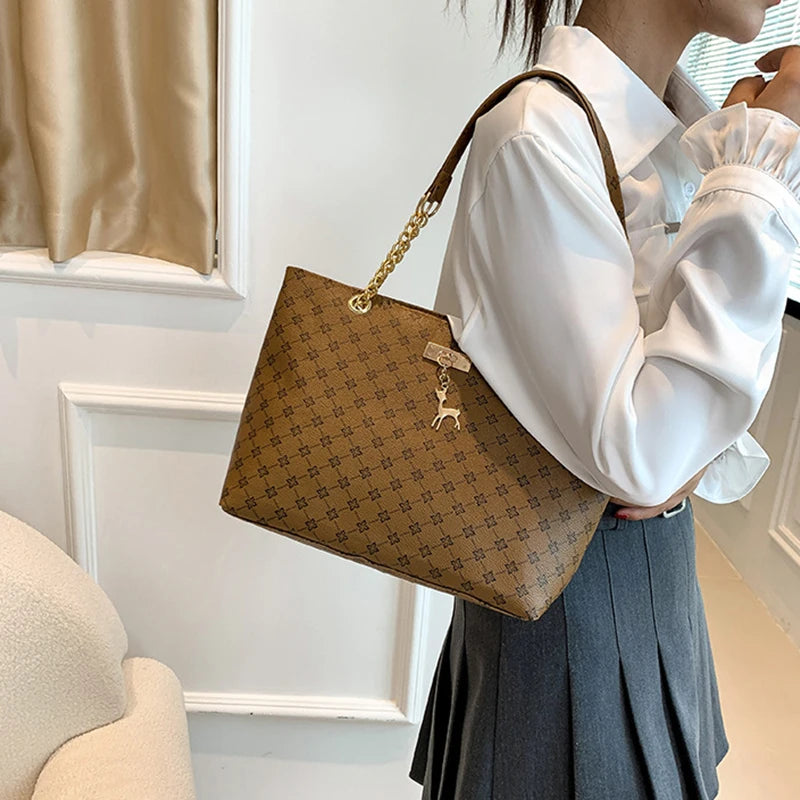 Textured Soft Leather Tote Bag – Large Capacity Shoulder Bag with Accessories