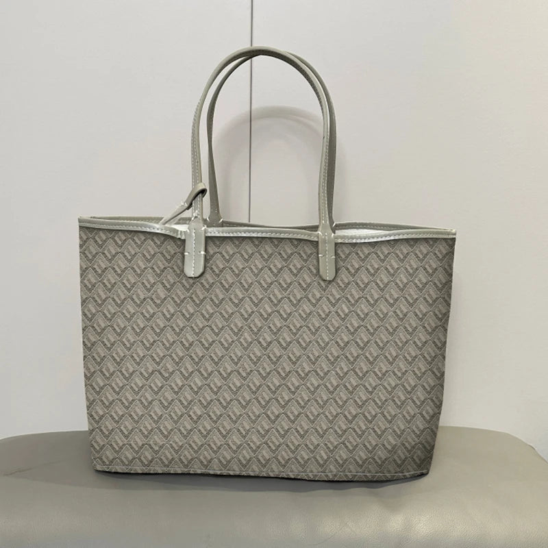 Large Leather Tote Bag for Women – Structured Designer Shoulder Bag with Spacious Interior